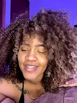 riri_brunnete live sex cam