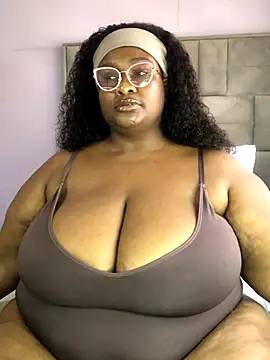 bustytitsxxx live sex cam