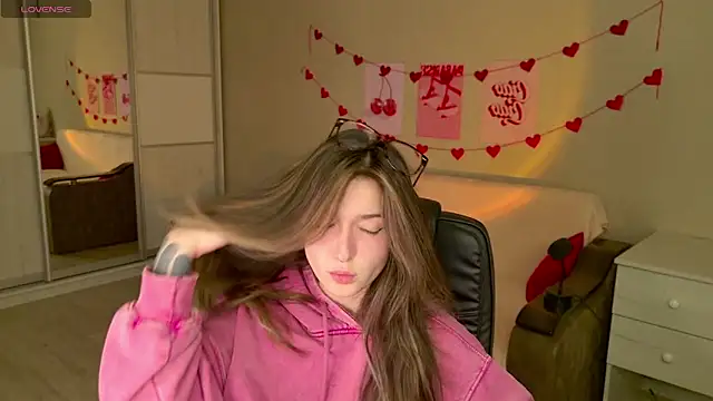 BellaSink live sex cam