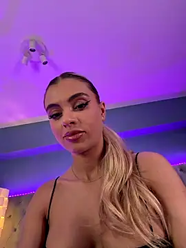 HaileyMadow live sex cam