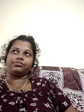 sweetqueen143 live sex cam