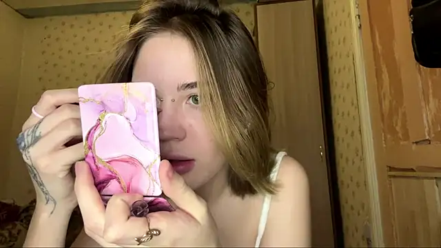 MelaineAytes live sex cam