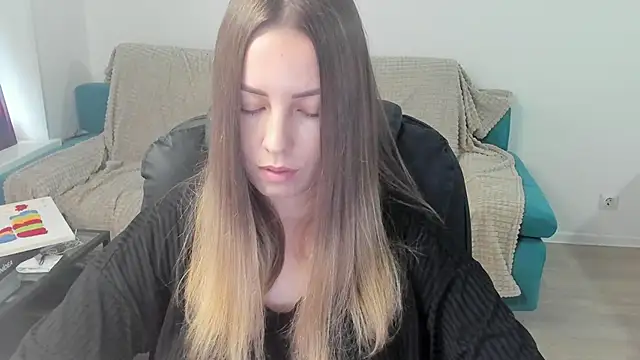 Mia_shy1 live sex cam