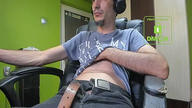 BigCumShoot's cam snapshot