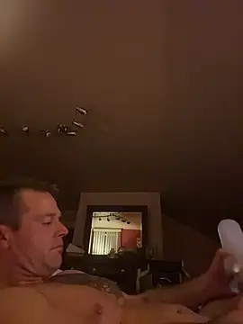 DILFiGuess1's cam snapshot