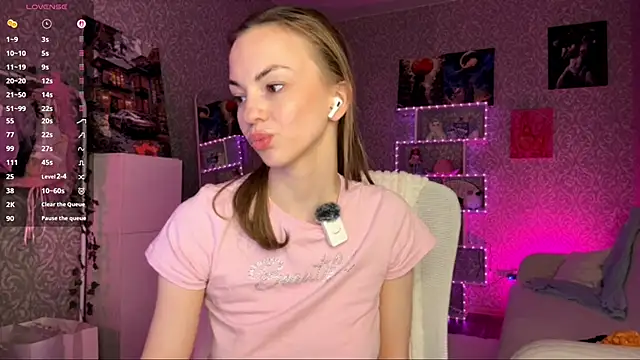 MiraVandee's cam snapshot