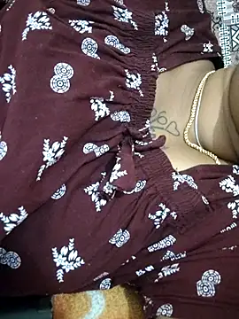 sweetqueen143 live sex cam