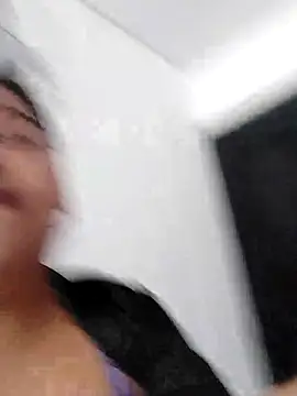 Sarahy- live sex cam