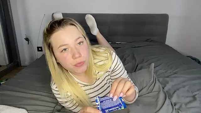 Embersweetbunny live sex cam