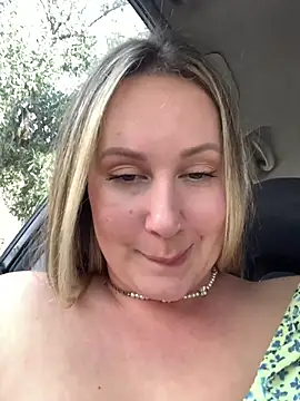 Mona_Plus live sex cam