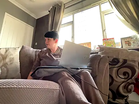 Reggie_roxie live sex cam