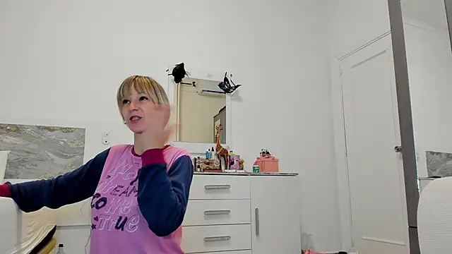 anisialuna_'s cam snapshot