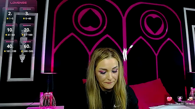 AlexxaBlaze live sex cam