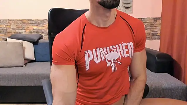 HotHunkTrainer live sex cam