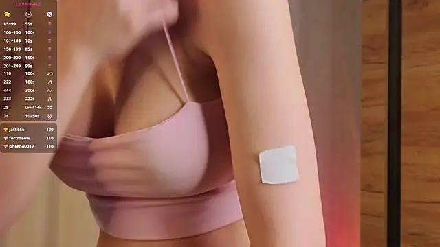 BlushinBloom's cam snapshot