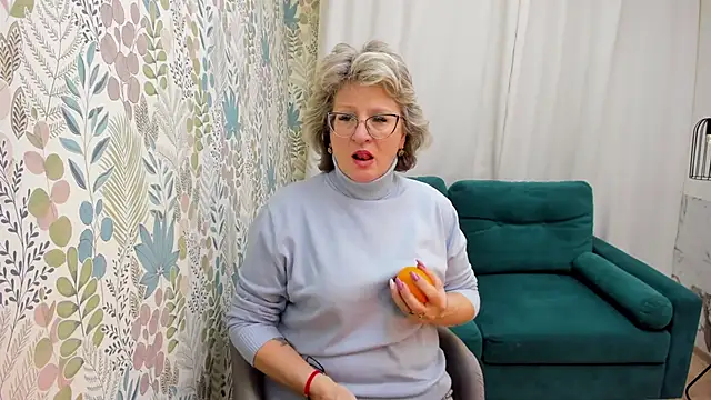 EvelynJoyful's cam snapshot