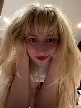 RonnieKiss live sex cam