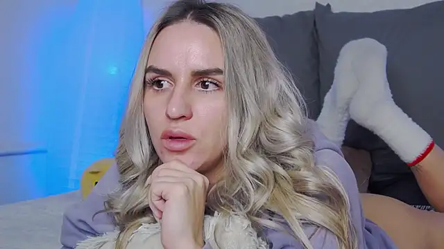 SofiJames's cam snapshot