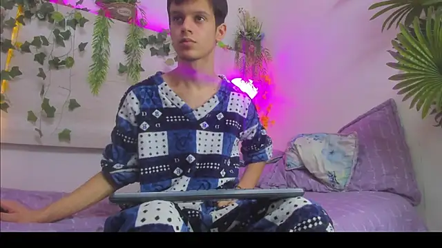 AngelSlimm's cam snapshot