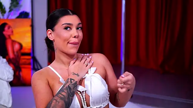 NatyDesiree live sex cam