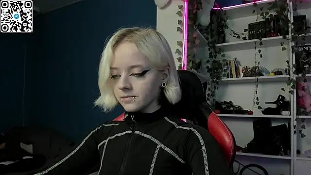 Holy_Mistress_S's cam snapshot