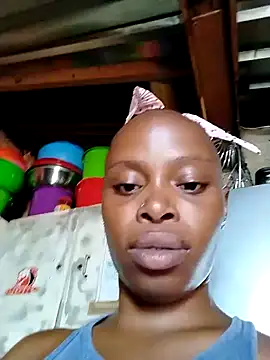 QUEENZAZA's cam snapshot