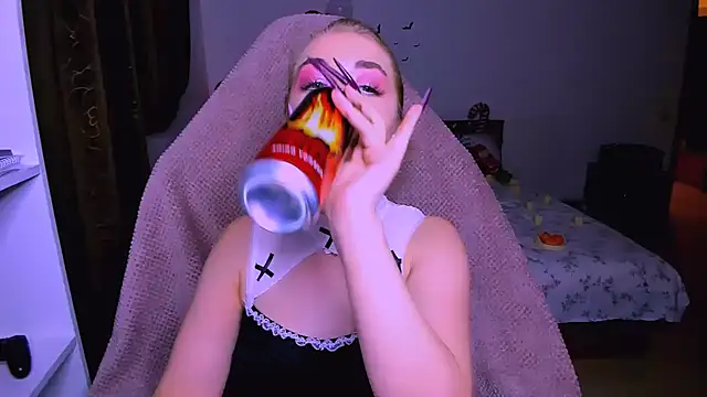 littleSiyfairy's cam snapshot