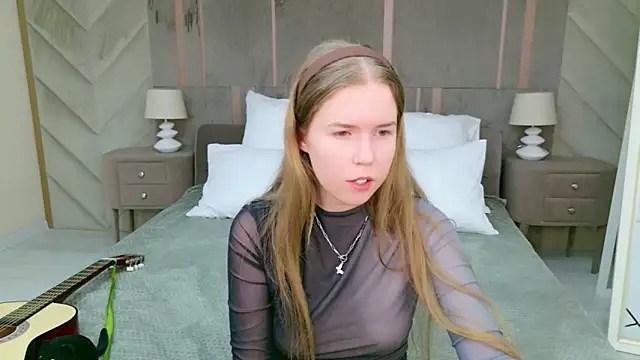 Alida_Brice's cam snapshot