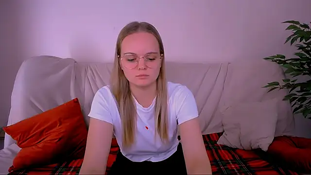 MargoBlonde's cam snapshot