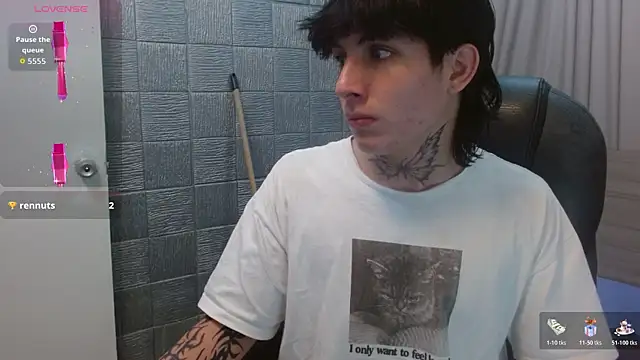 Iantwink18 live sex cam