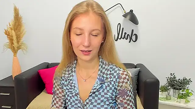 LolaWilsons's cam snapshot