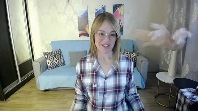 shy_hot_cat's cam snapshot