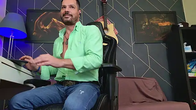 ChrisKox live sex cam