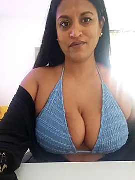 Busty_AriaX's cam snapshot