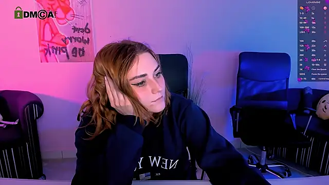 casey_meow_'s cam snapshot