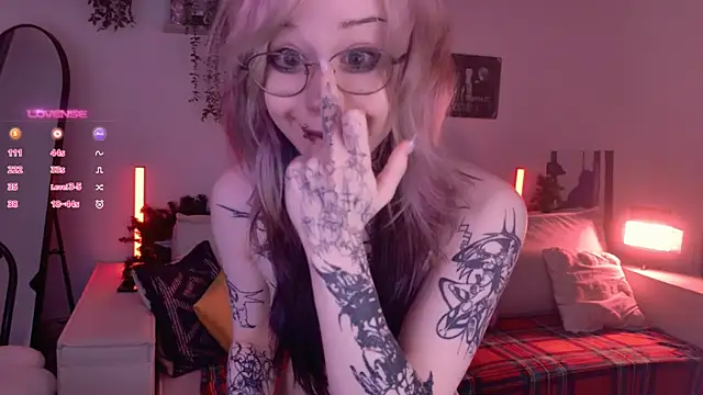 Lollyshy's cam snapshot