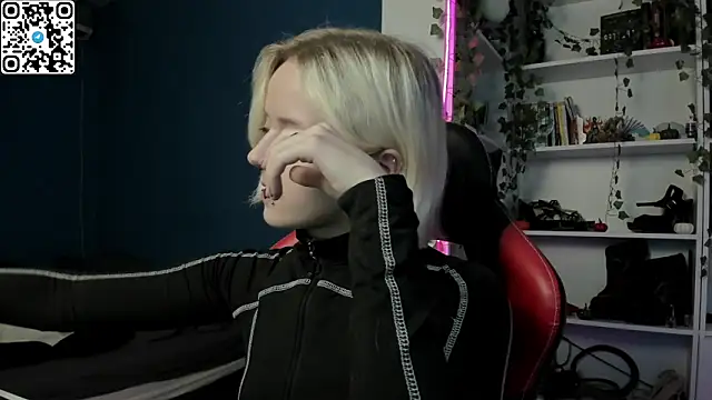 Holy_Mistress_S's cam snapshot