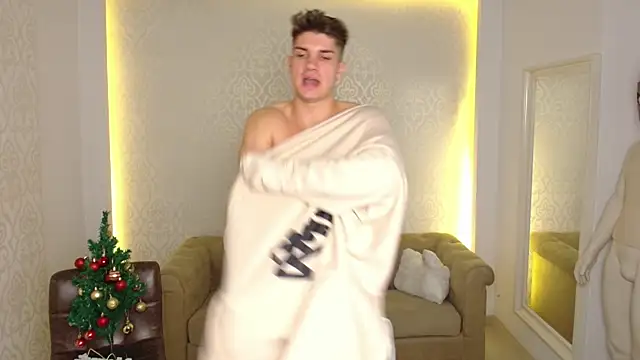 MaxKaiden live sex cam