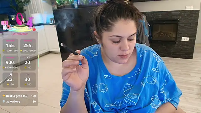 Layla-'s cam snapshot