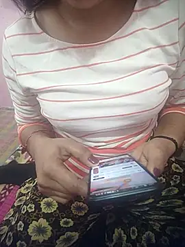 Juliekhan_98's cam snapshot