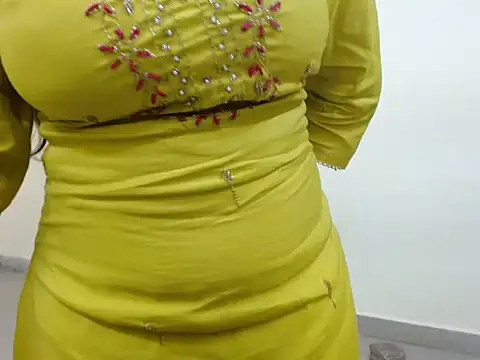 LovingPihu's cam snapshot