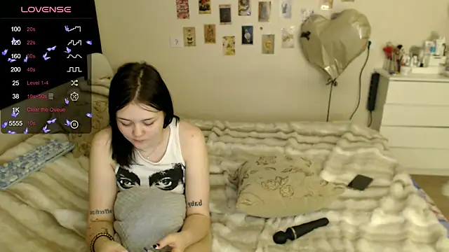 BettyandRich_'s cam snapshot