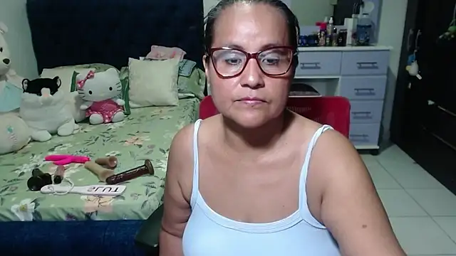 pervert_mommy_'s cam snapshot