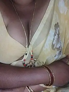 Mia-Telugu's cam snapshot