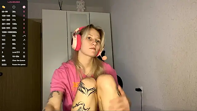 FoxySable's cam snapshot