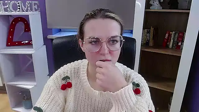 Zoey_Erotic's cam snapshot