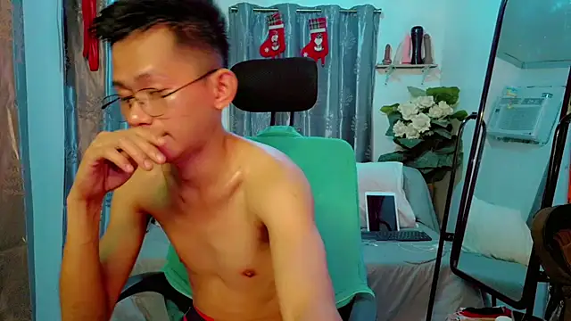Skinny_BoyMilker69 live sex cam