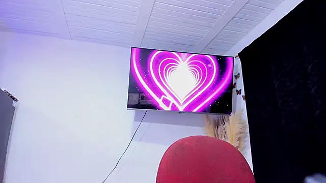 REINA_ADAHARA live sex cam