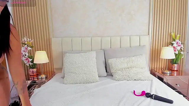 LUNATAYLORS's cam snapshot