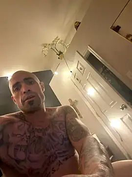 MrMrsfineasscouple live sex cam